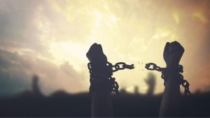 Tips on How to Let Go of Things That No Longer Serve You in Your Career